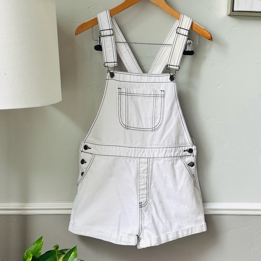 Forever 21 White Denim Shortalls with Black Stitching Size 29
